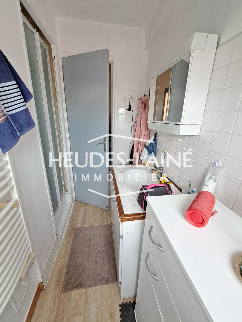 Photo A LOUER : SAINT MARTIN DES CHAMPS - APPARTEMENT F2 - Non Meublé image 4/5