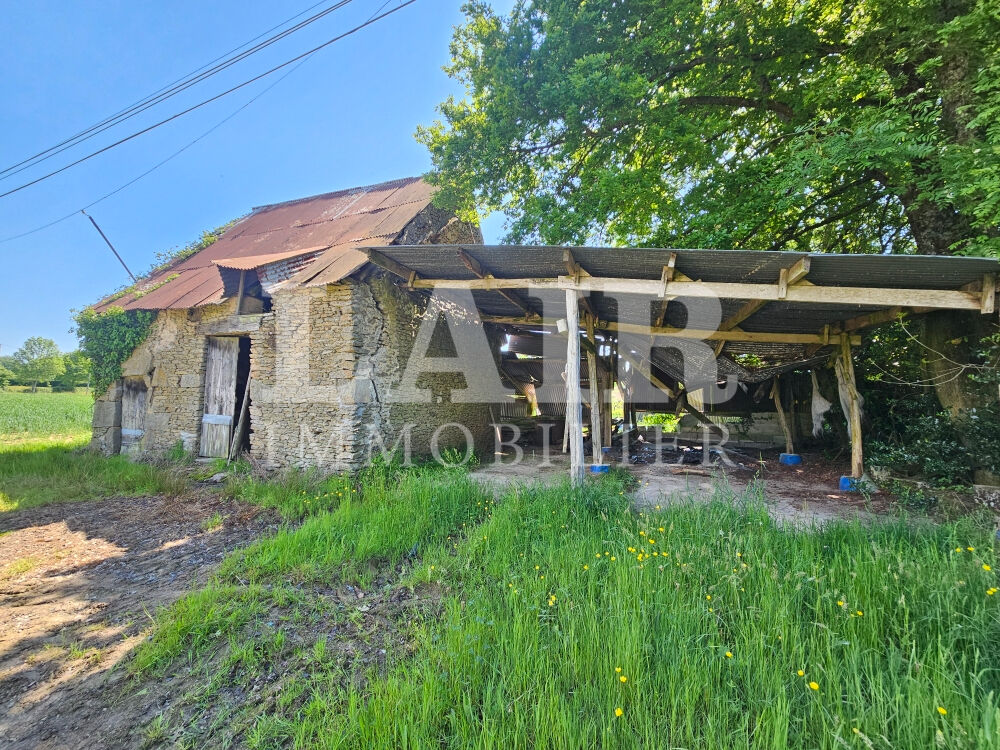Bâtisse à vendre sur 1 hectare - Réf P13705