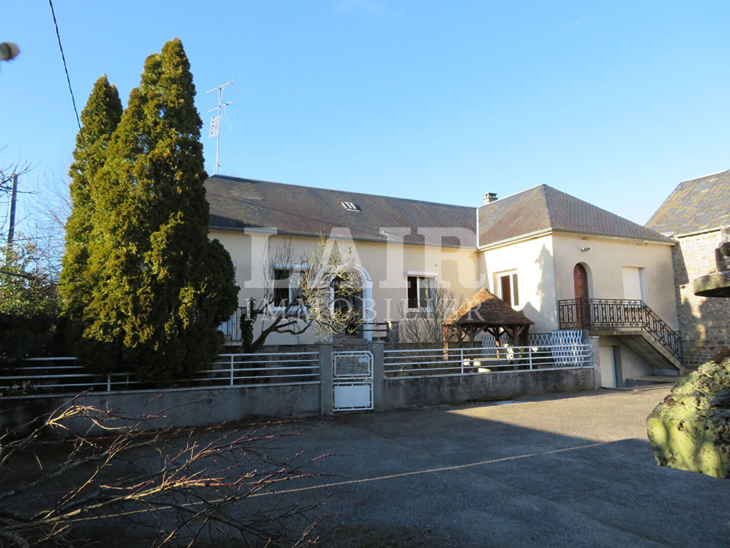 Maison de plain pied à vendre à Ciral - Réf: A14826