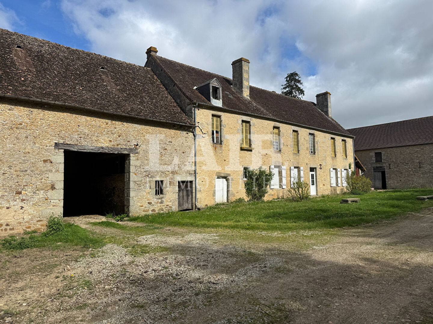 Ancien corps de ferme avec hectare à vendre proche Alençon- Réf 15038