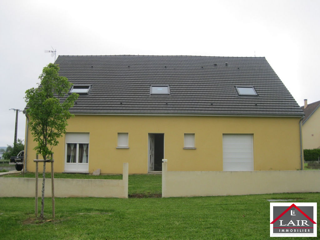 Immeuble à vendre à 5 minutes de Pré en pail - réf A15124