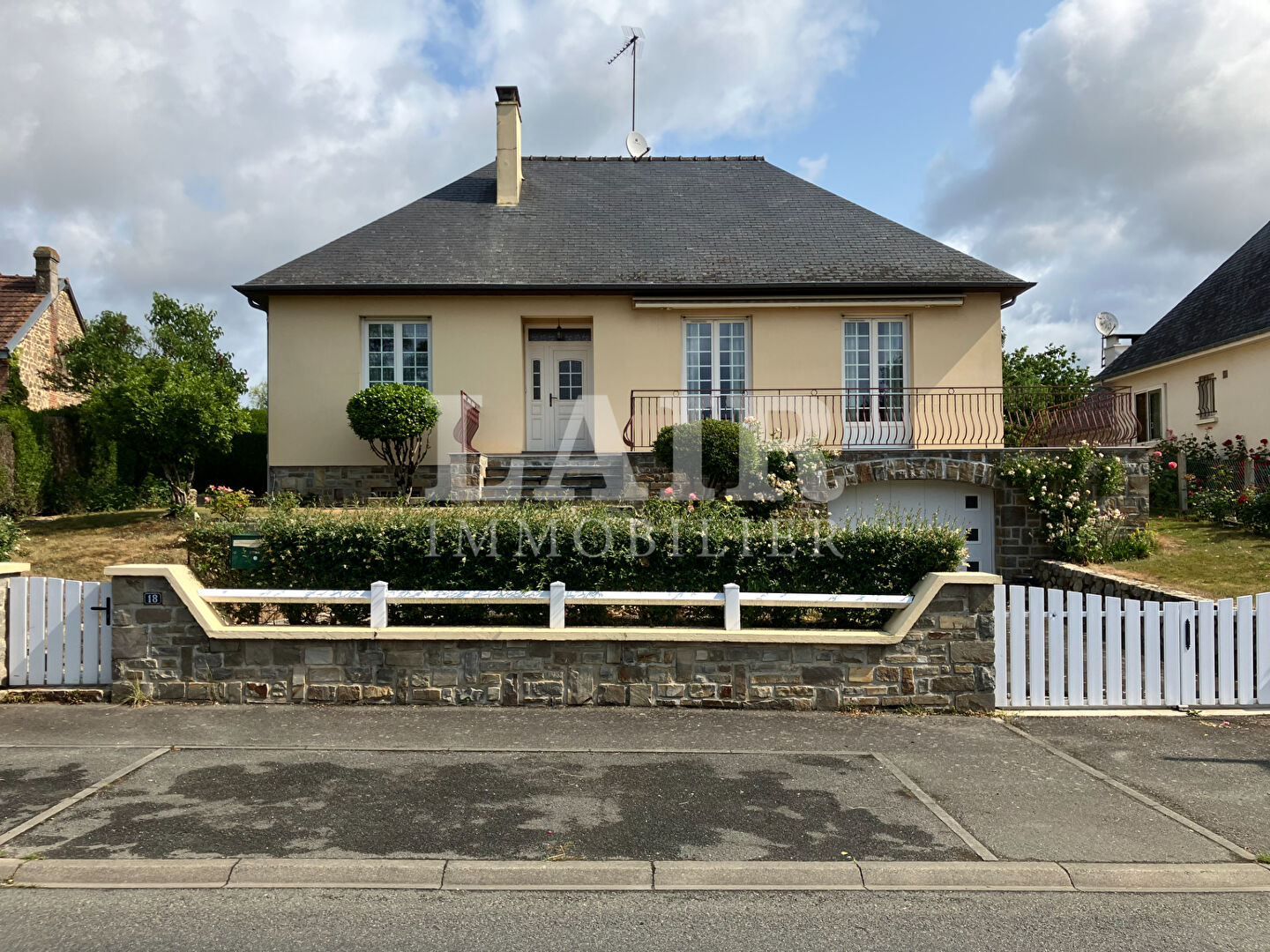 Pavillon à vendre à Pré en pail - Ref : A15541
