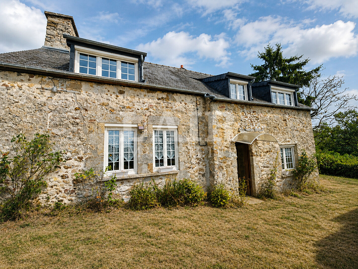 Maison de campagne isolée à rénover, avec vue dégagée - P15596