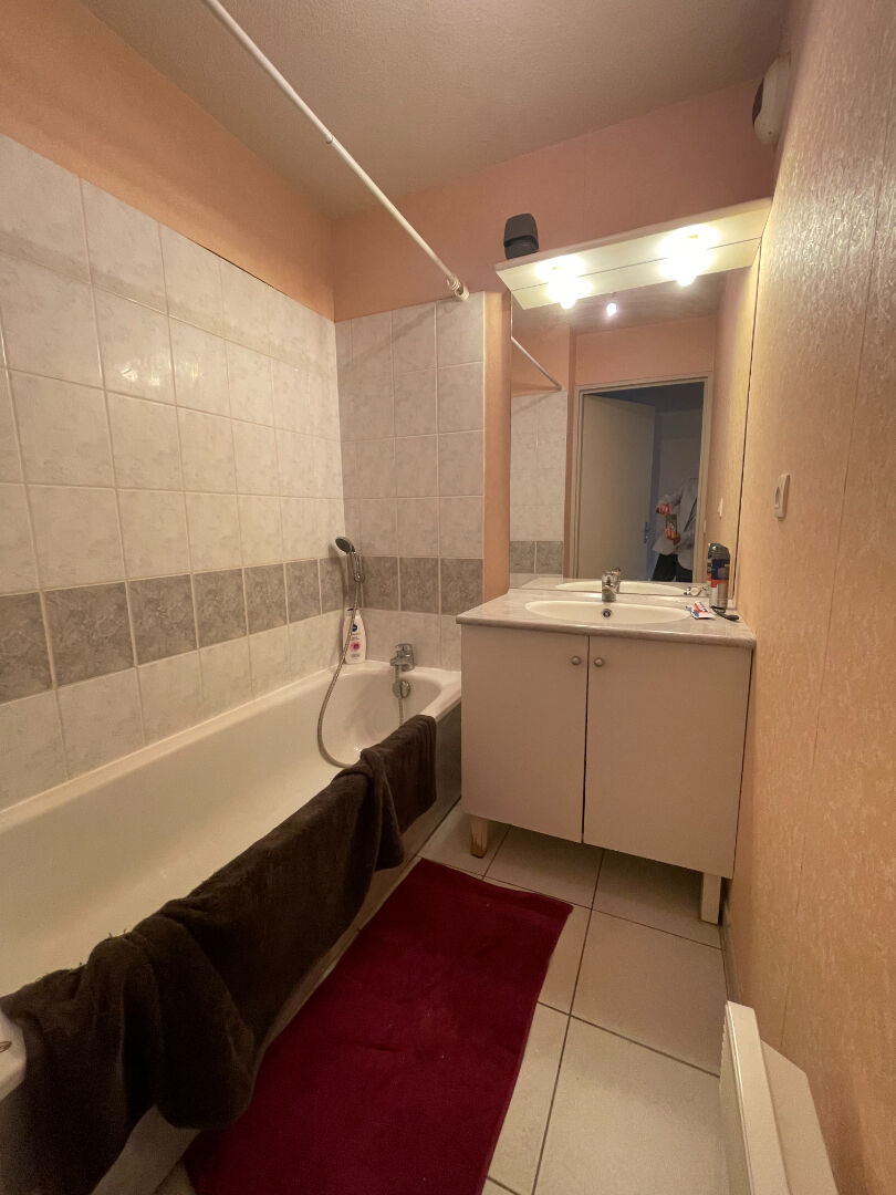 Photo Quimper Appartement  2 pièce(s) avec BALCON et place de parking privative image 5/6