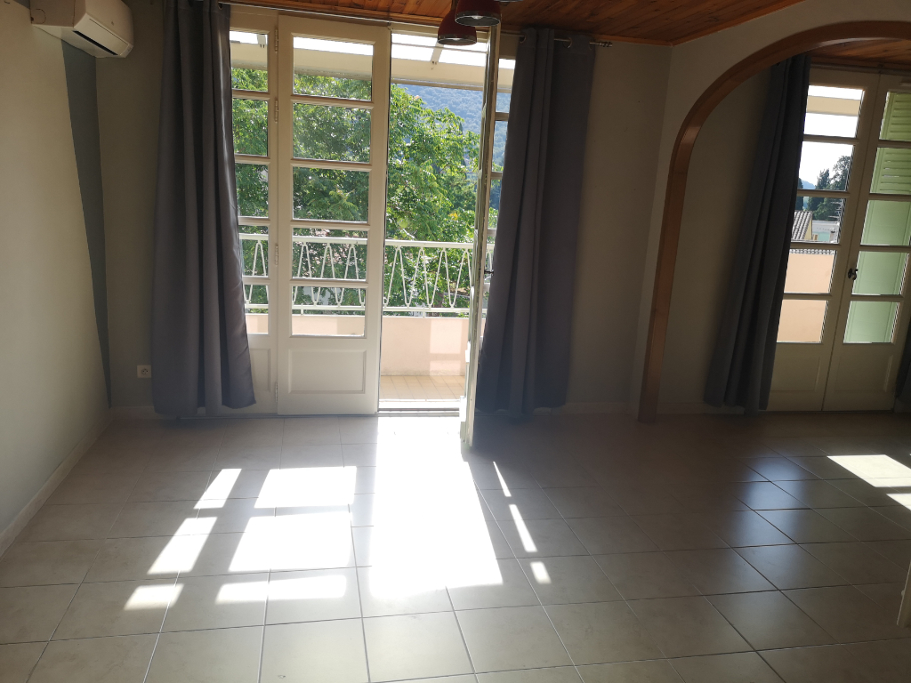 BEL APPARTEMENT LUMINEUX BESSEGES Bessèges 30160