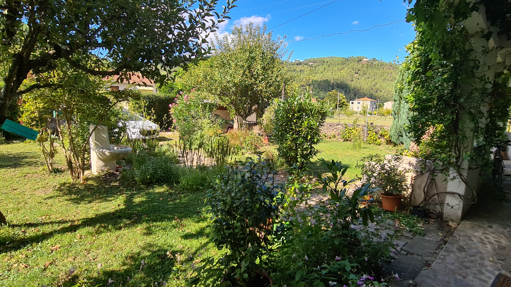 MAISON SUR UN TERRAIN DE 450 M² ENVIRON Bessèges 30160