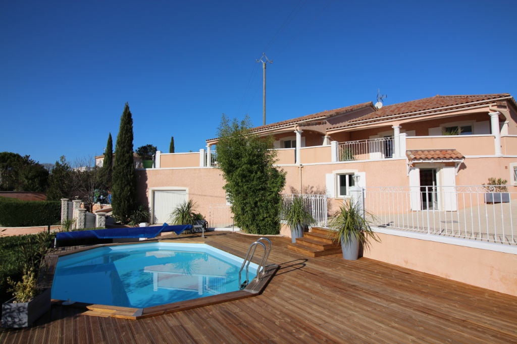 Villa Barjac 290 m² hab, situation exceptionnelle Barjac 30430