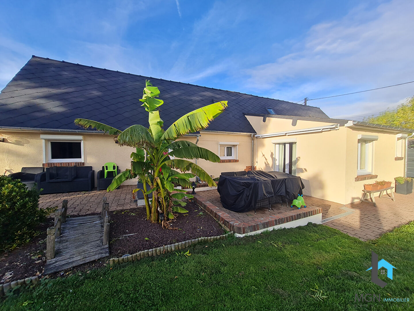 A VENDRE LONGERE 135M²