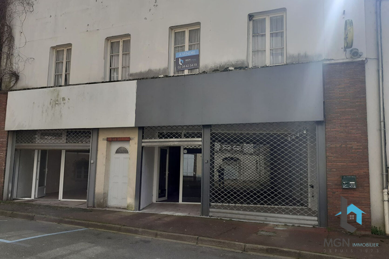 Photo Immeuble centre ville ILLIERS-COMBRAY image 1/6