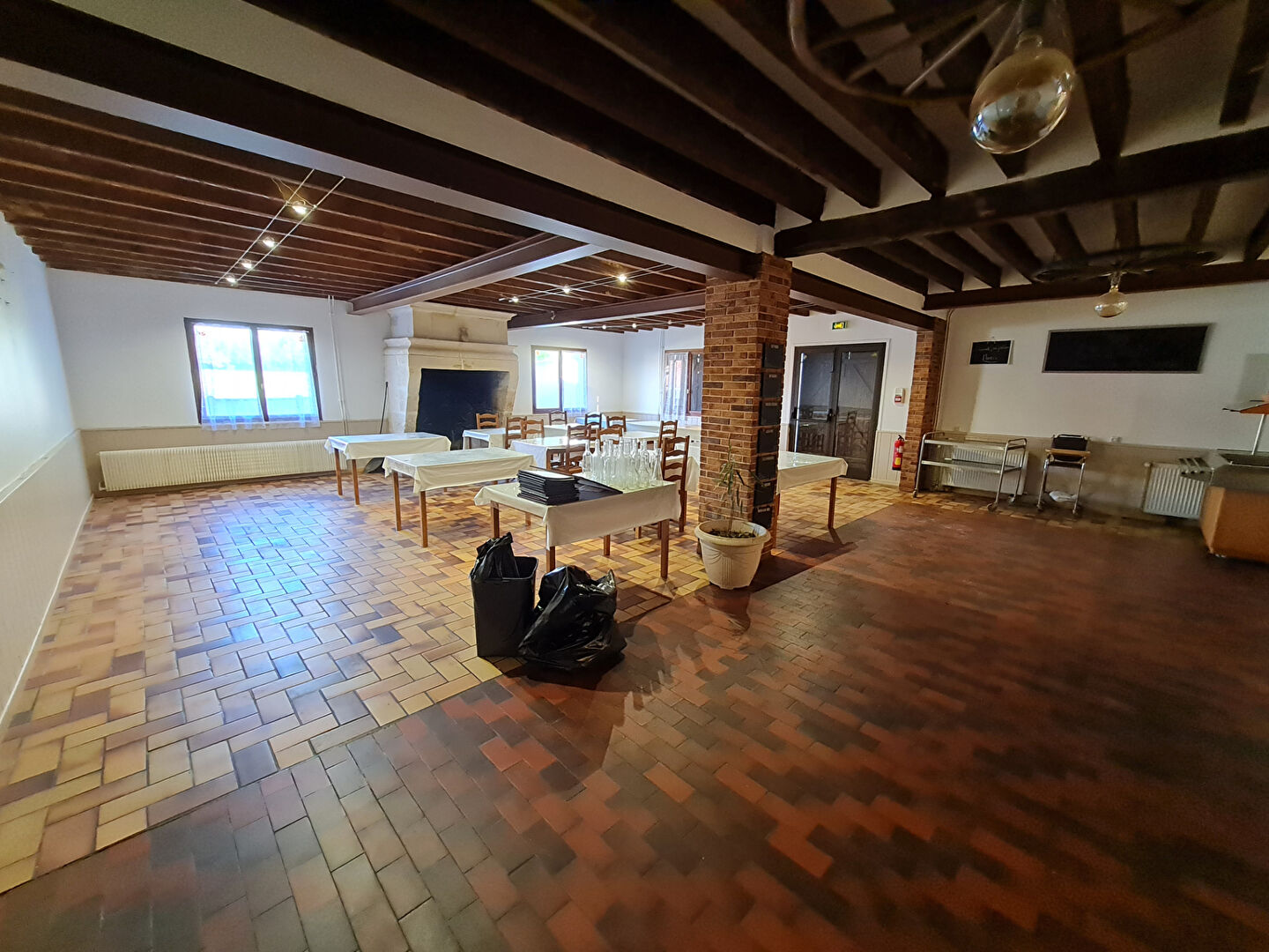 Immeuble Champrond En Gâtine 450 m2 - 10 MIN LA LOUPE