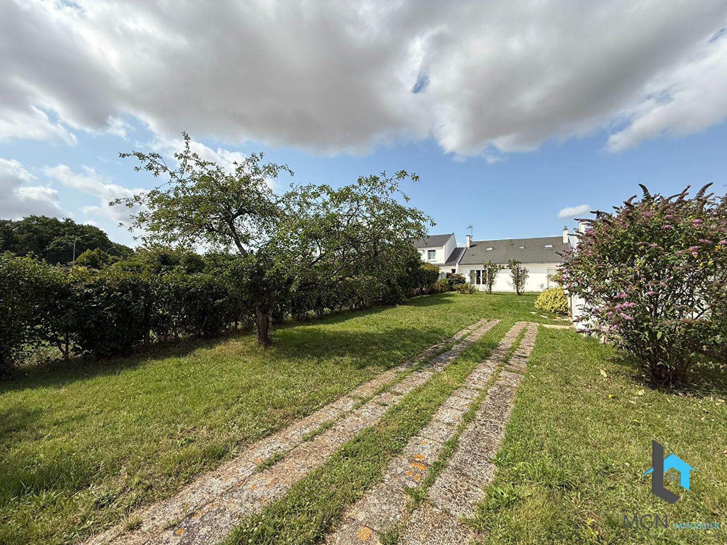 Agence immobilière de MGN IMMOBILIER NOGENT LE ROI