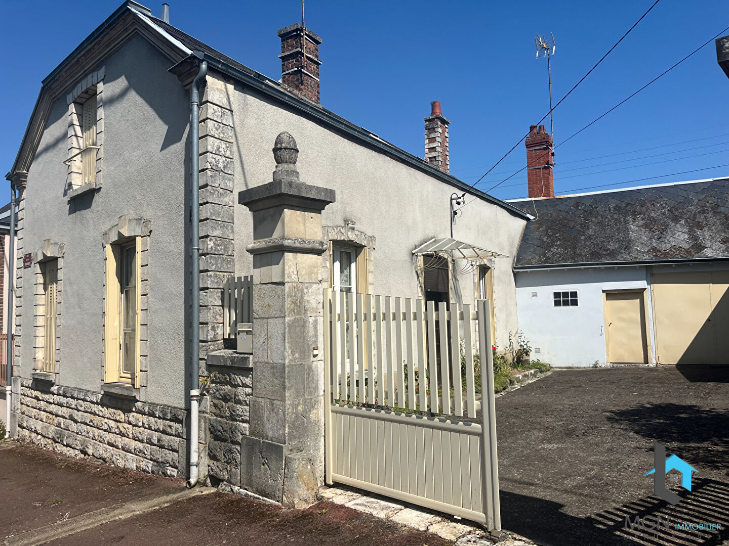 Agence immobilière de MGN Immobilier - MGN IMMOBILIER BONNEVAL