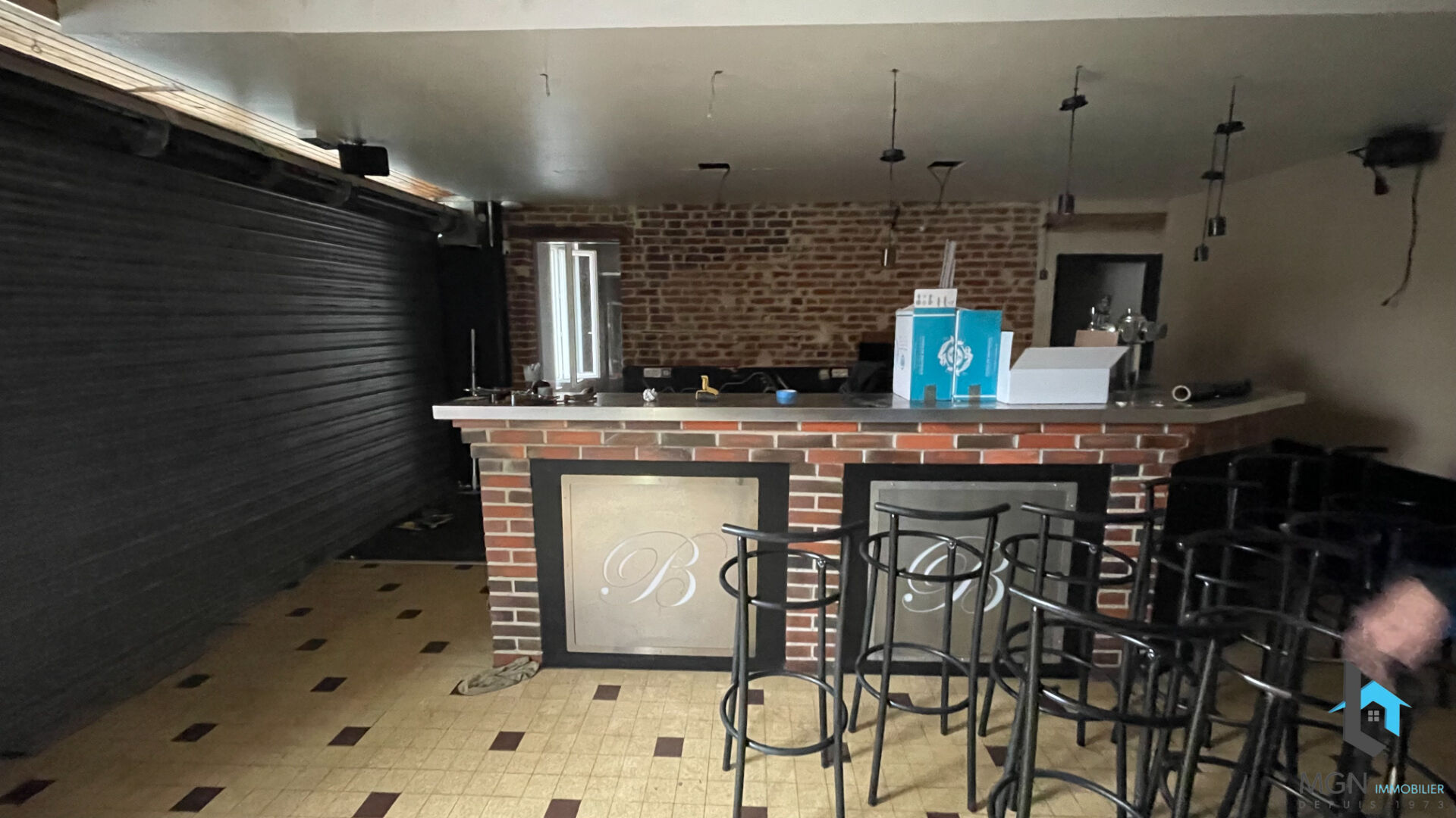 Photo Immeuble avec Commerce à Alluyes image 3/6