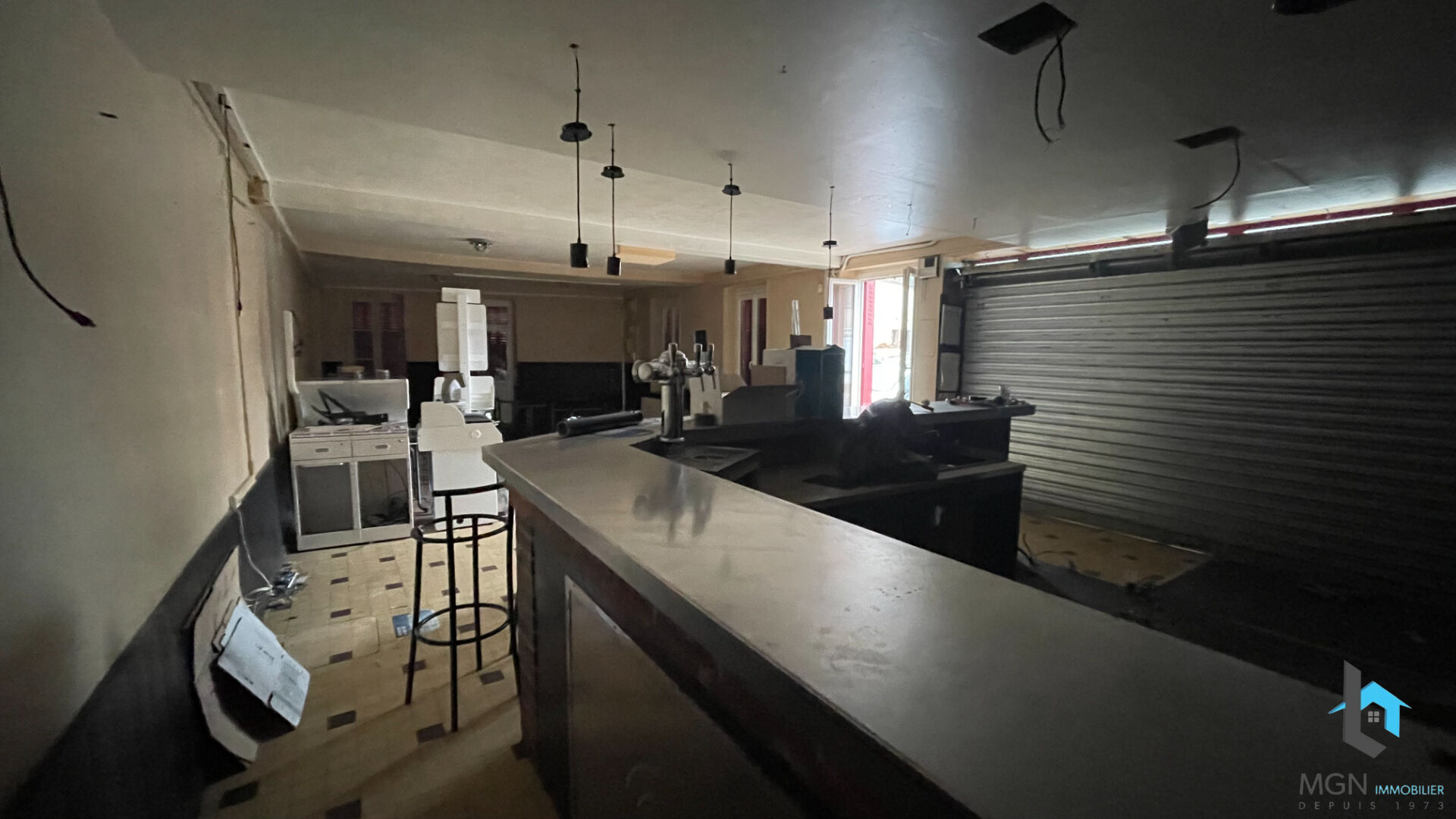 Photo Immeuble avec Commerce à Alluyes image 4/6