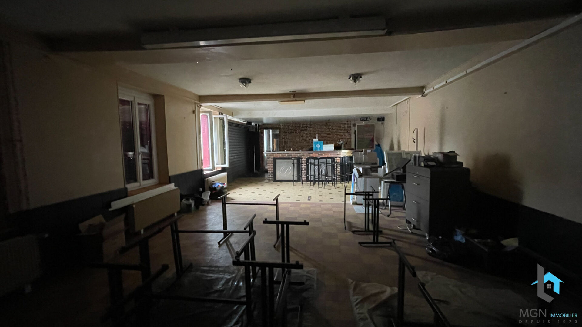 Photo Immeuble avec Commerce à Alluyes image 5/6