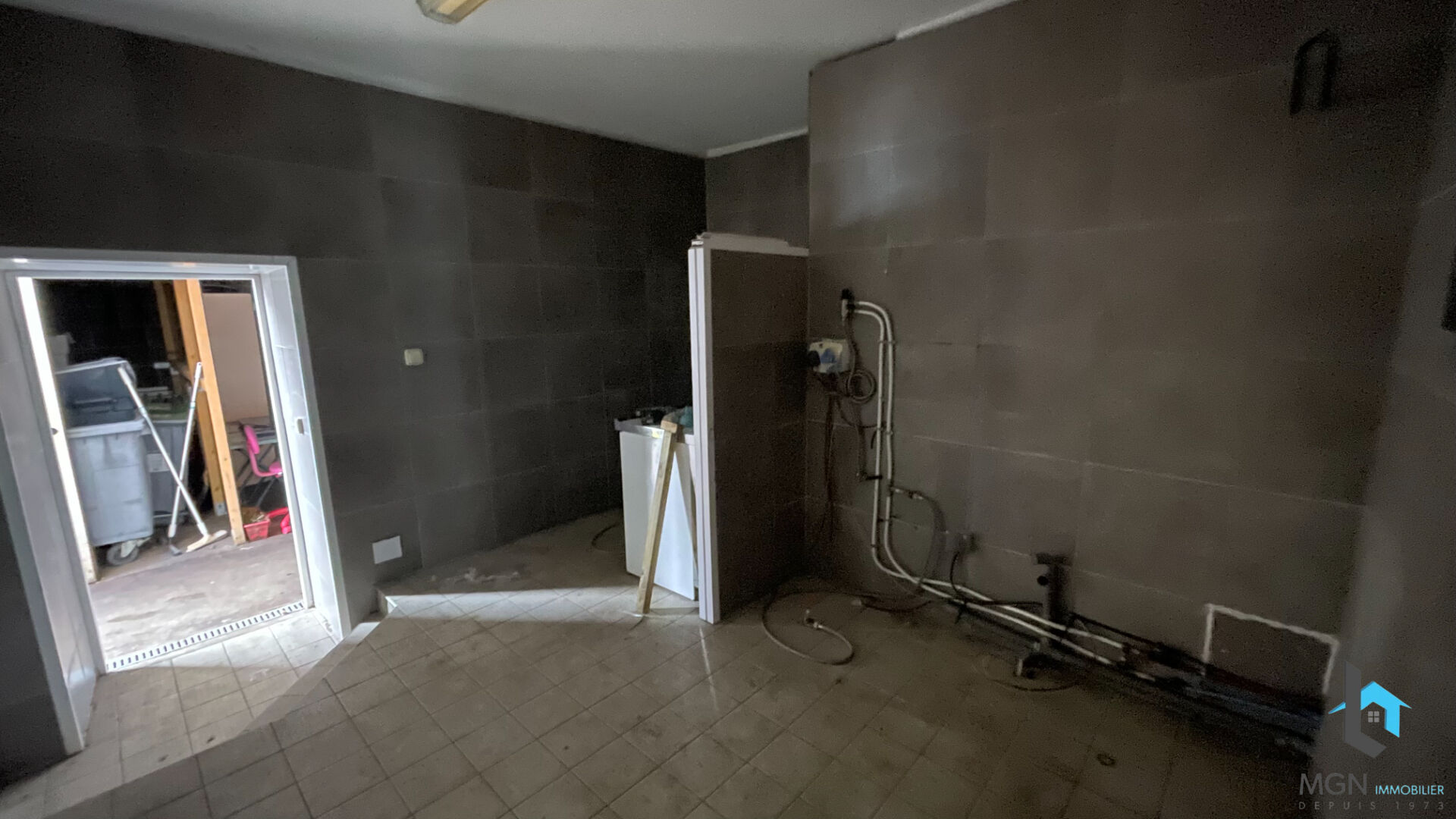 Photo Immeuble avec Commerce à Alluyes image 6/6