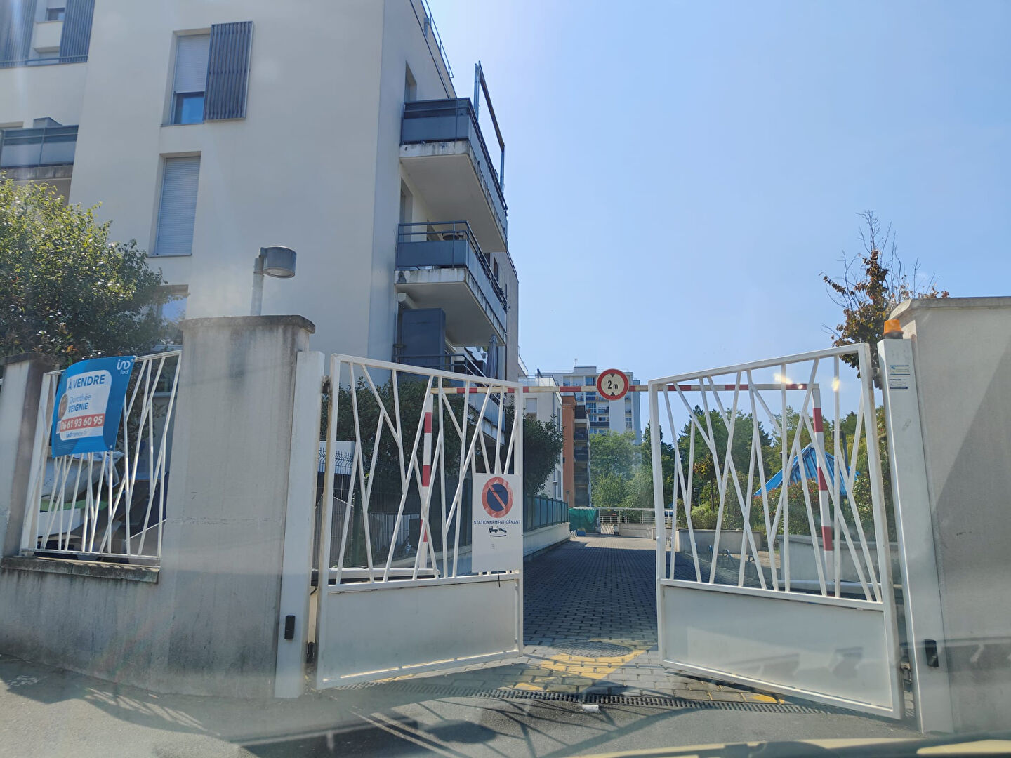 Photo Parking / box Villiers Le Bel image 2/5