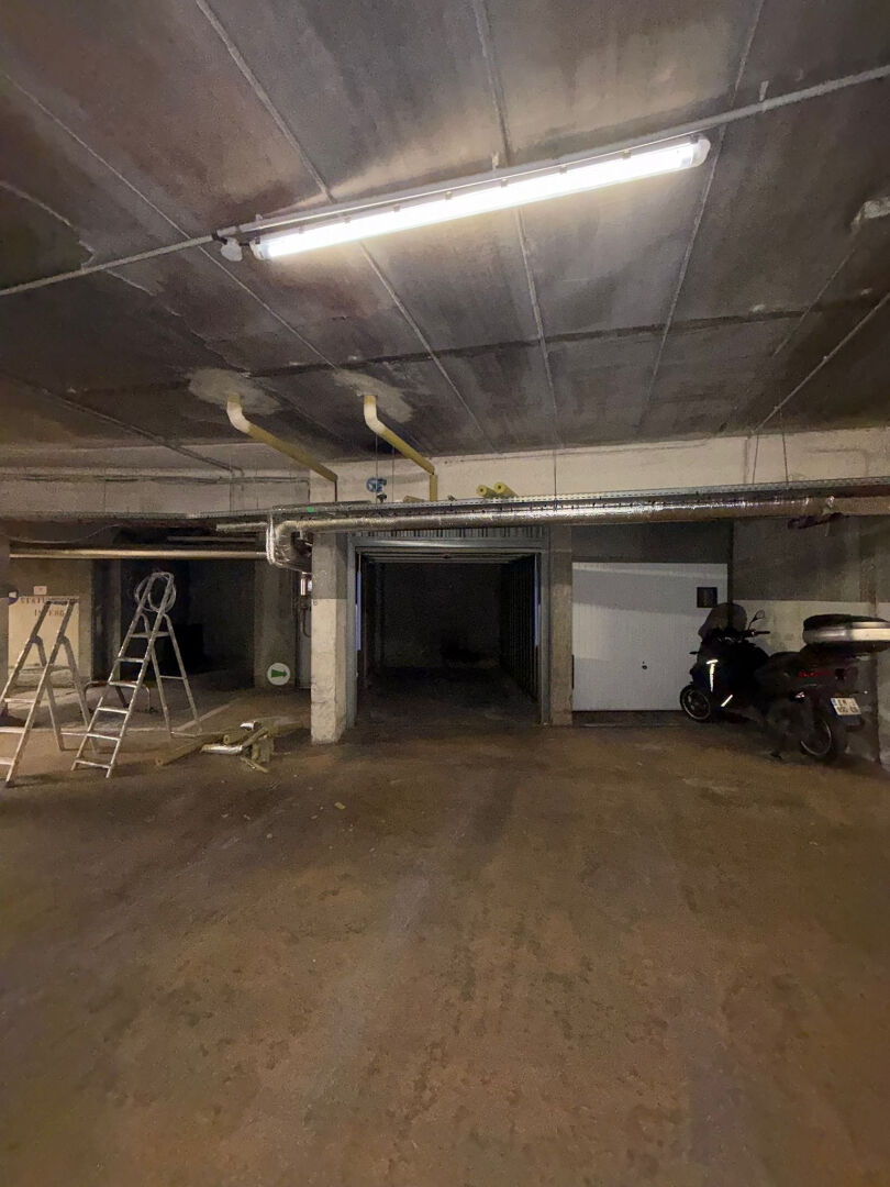 Photo Box 42 rue de l'Aqueduc Paris 10 image 5/6