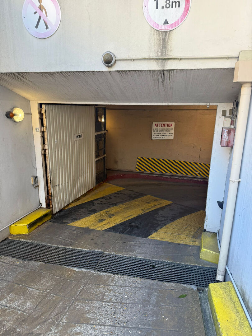 Photo Box 42 rue de l'Aqueduc Paris 10 image 6/6