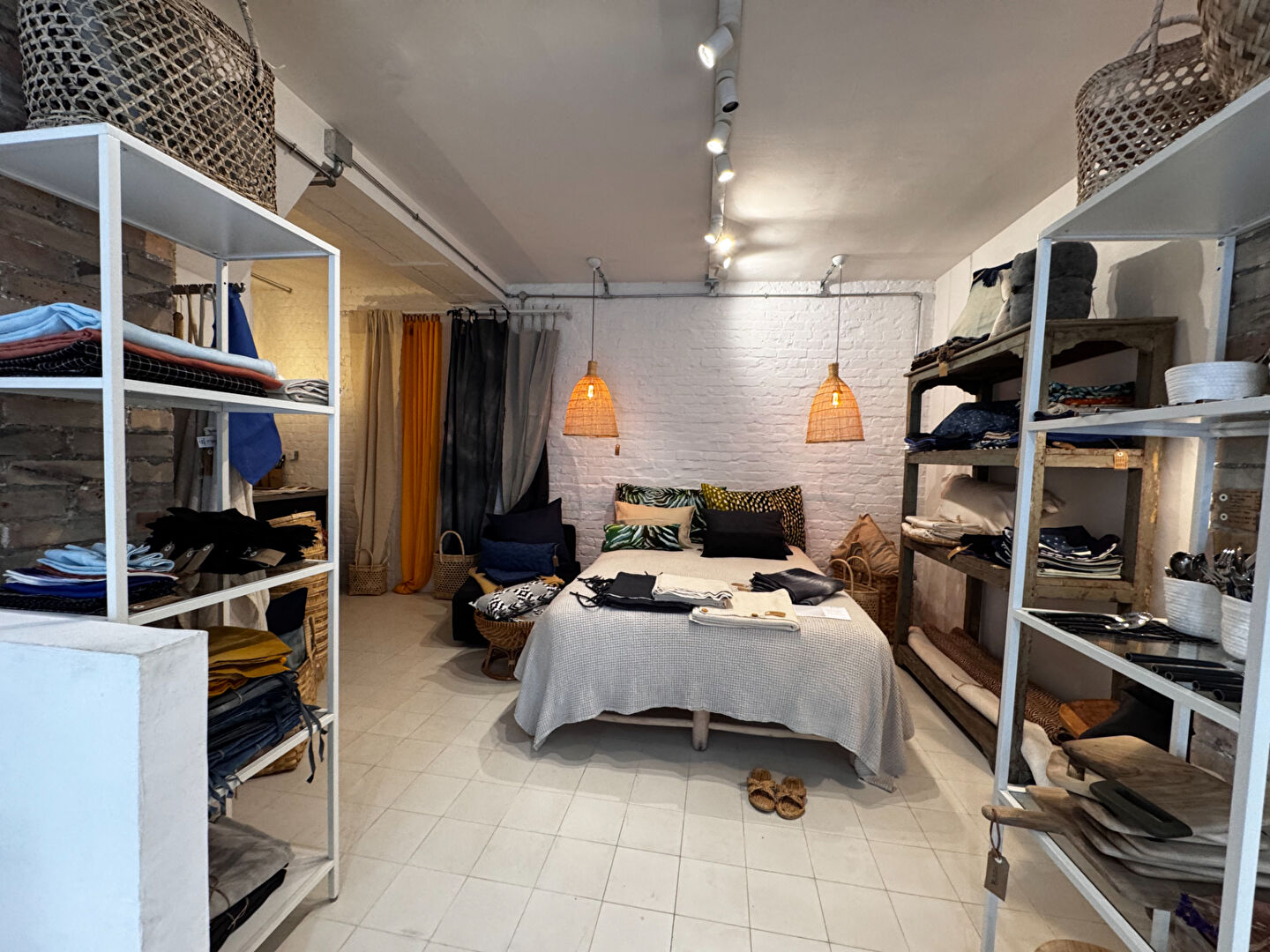 Photo Cession de bail - Paris 19ème Village Jourdain - boutique de 75,03m2 image 5/6