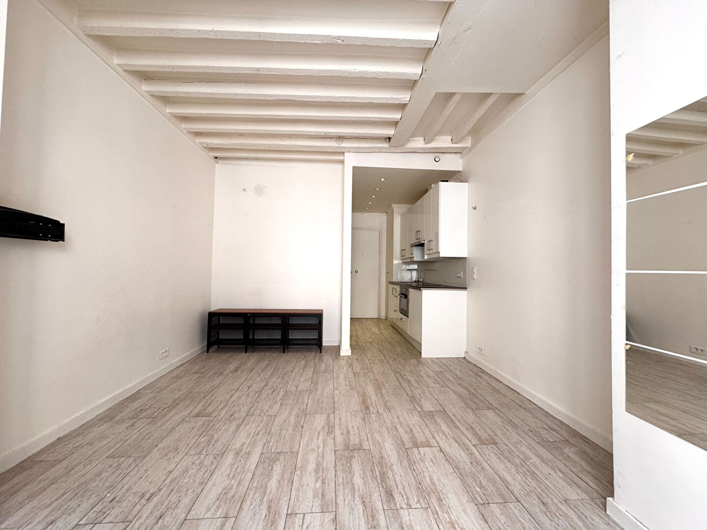 Photo PARIS 8ÈME - STUDIO - À VENDRE image 3/6