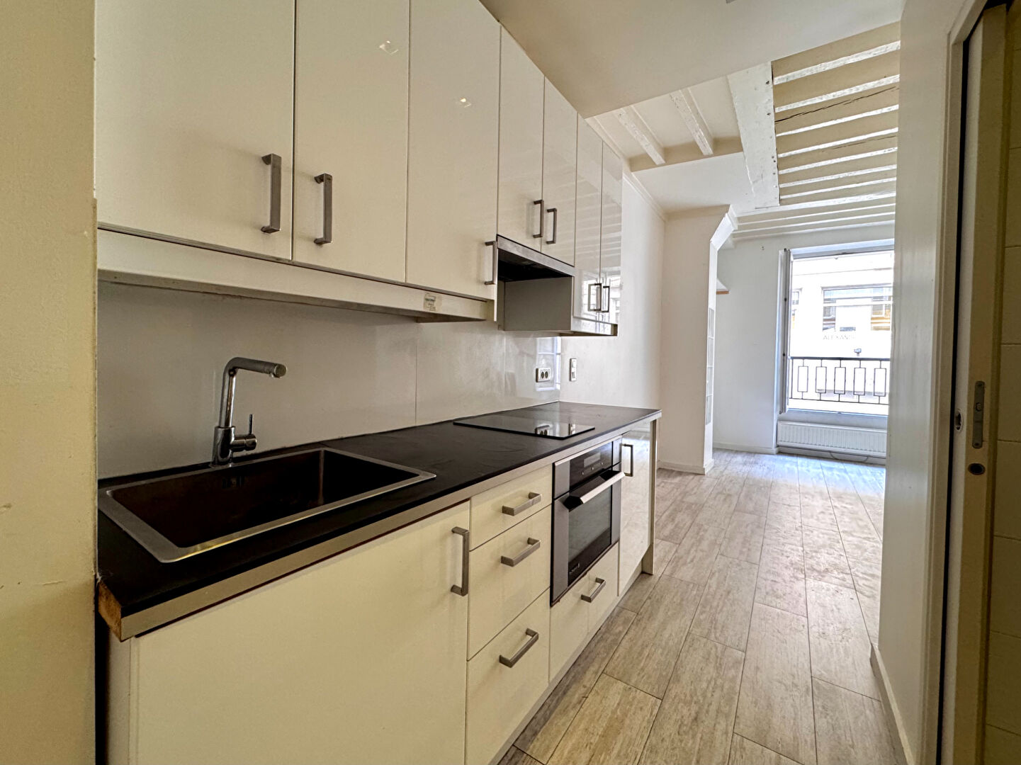 Photo PARIS 8ÈME - STUDIO - À VENDRE image 4/6