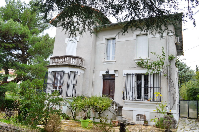 Alès maison de Maître 240 m2 hab. 10 pièces terrain 1562 m2 Alès 30100