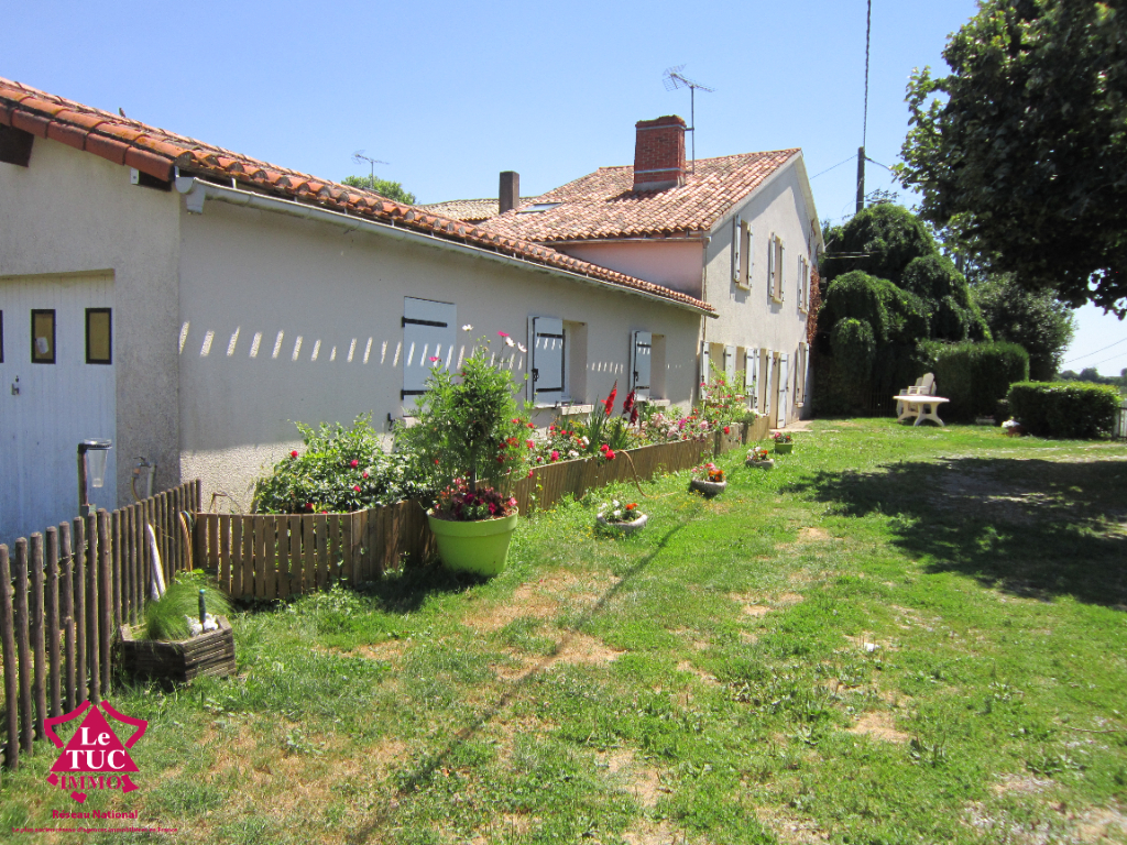 LE BEUGNON Maison de campagne Le Beugnon 79130