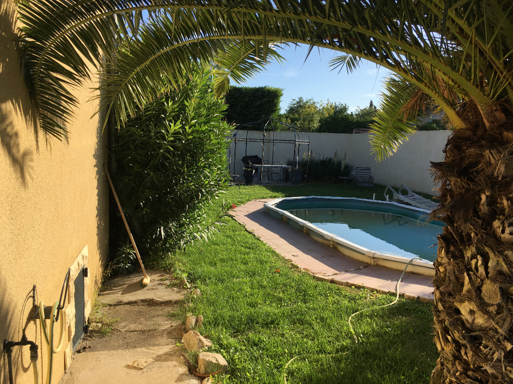 Villa Roquemaure 109 m2 Roquemaure 30150