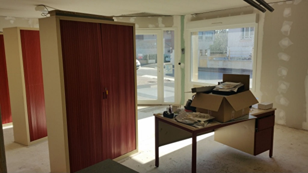 Photo Nouveau, local commercial ou entrepôt sur neuves-maisons image 2/6