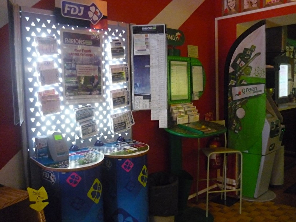 Photo Fond de commerce à CHALIGNY, bar, tabac, pmu, restaurant, salle ambiance image 5/6