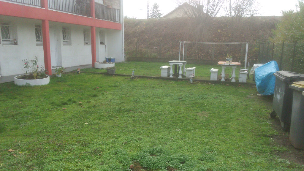 Photo Appartement Neuves Maisons 1 pièce(s) 25 m2  avec grand jardin image 3/3