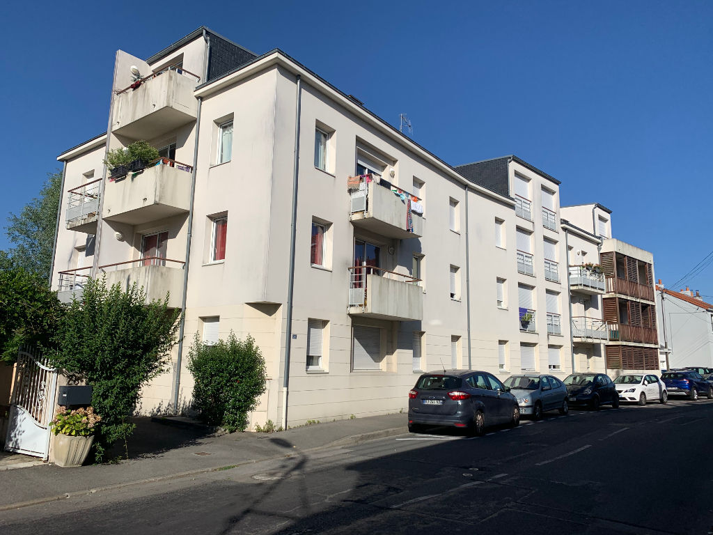 À vendre - Appartement T3 en duplex avec garage - INDRE