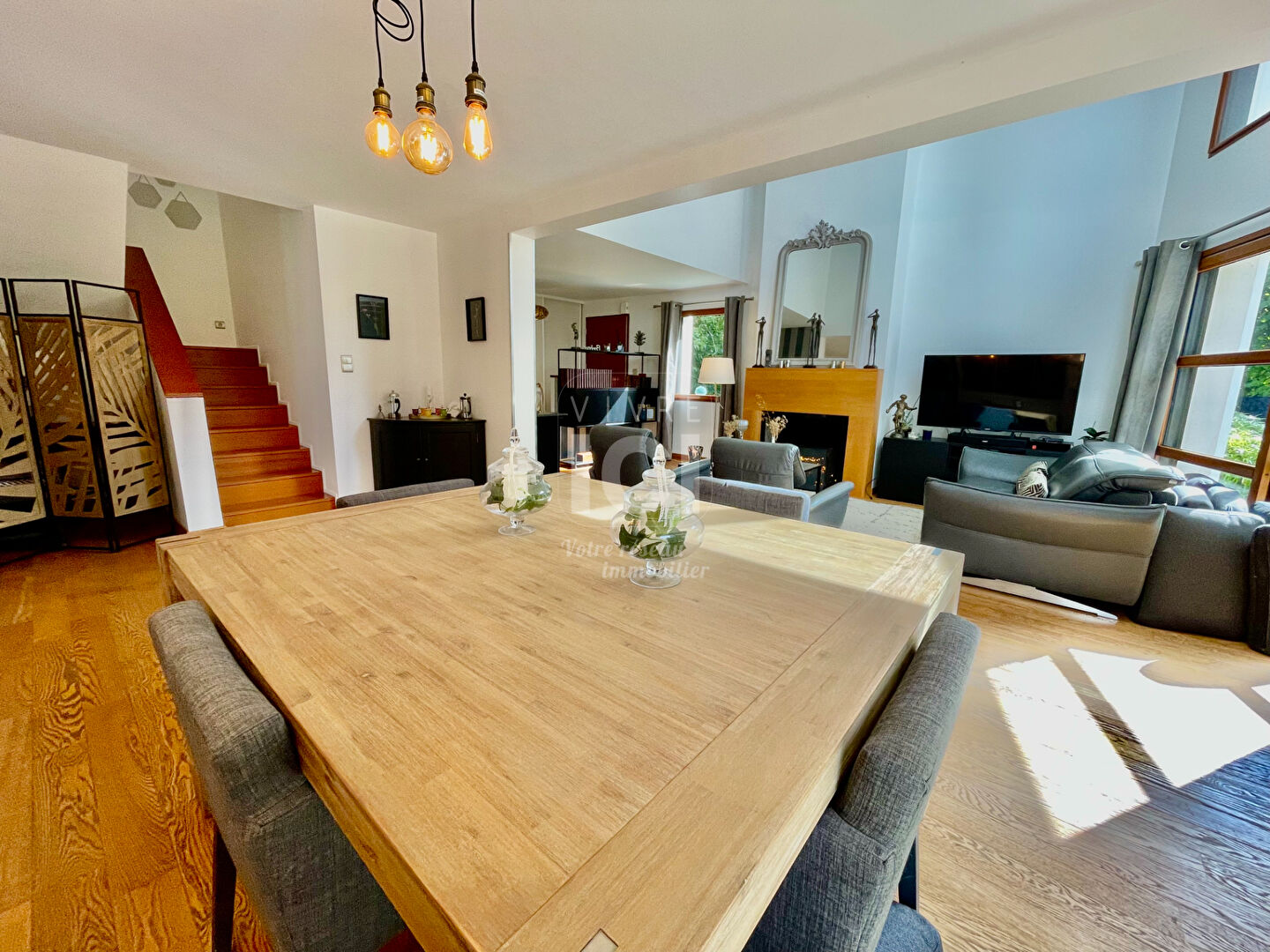 Photo MAISON D'ARCHITECTE - 180M² - 1000M² PARCELLE - 4/5 CHAMBRES + BUREAU - BOURG image 3/6