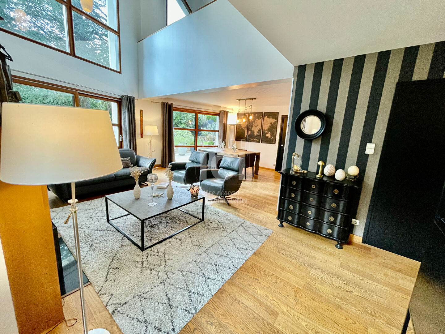 Photo MAISON D'ARCHITECTE - 180M² - 1000M² PARCELLE - 4/5 CHAMBRES + BUREAU - BOURG image 6/6