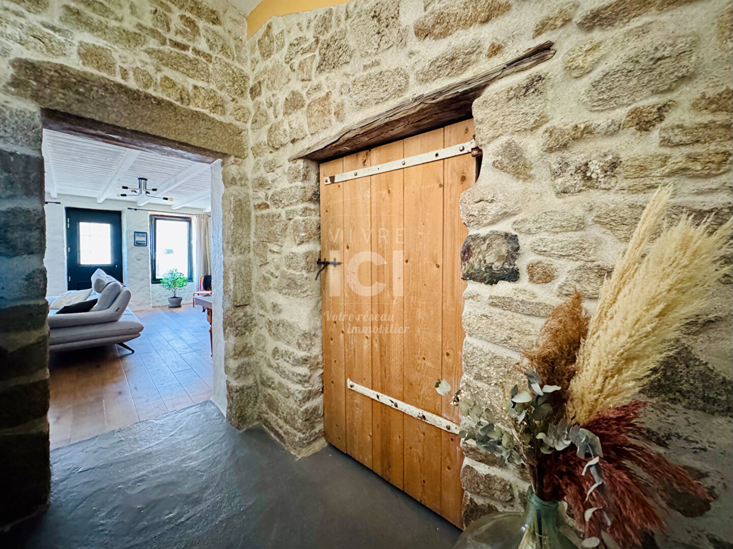 Photo Maison en pierre rénovée - 3 chambres - La Pâquelais image 3/6