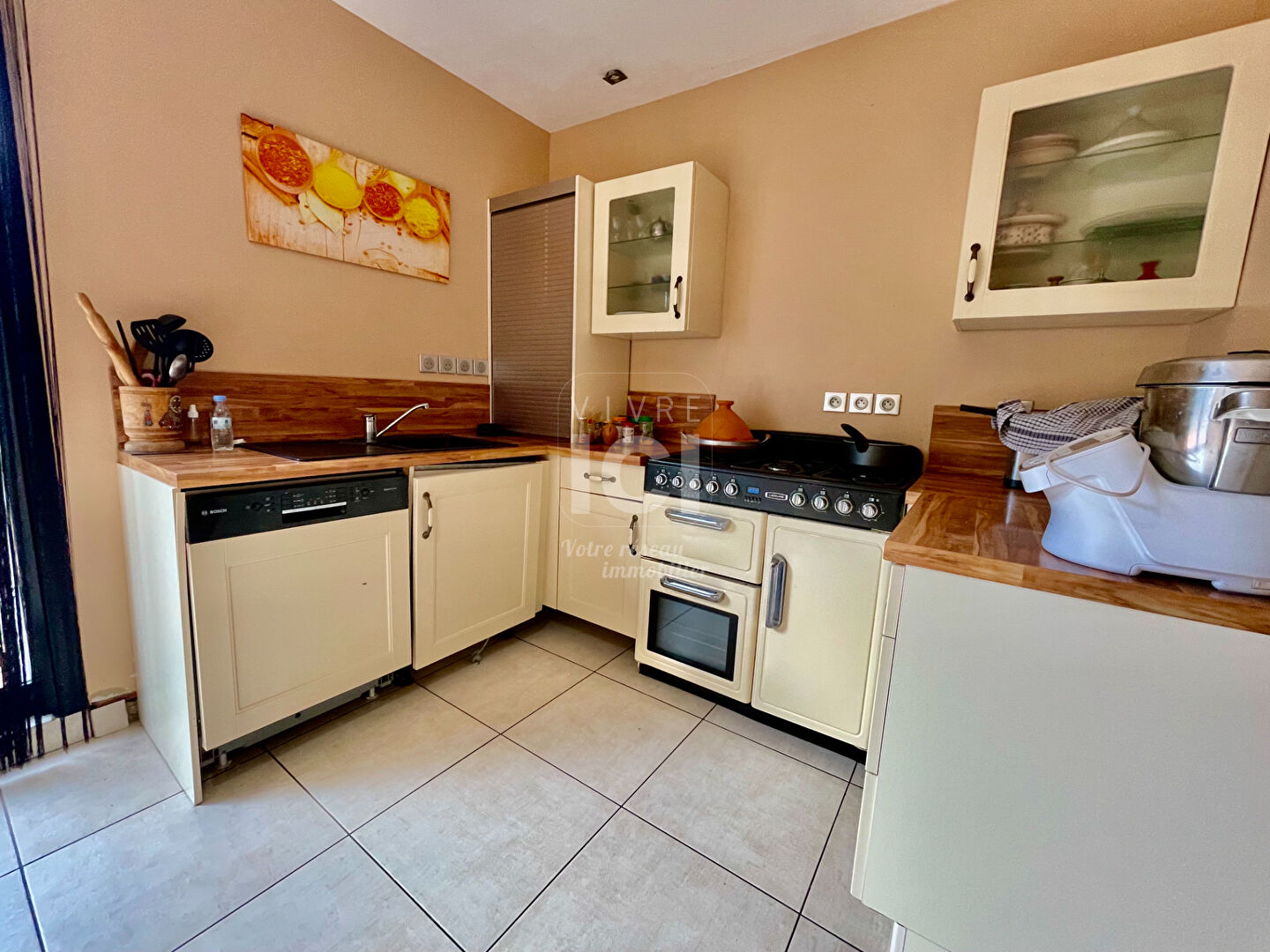 Photo MAISON - 140M² - PERRIERE - 4CHAMBRES image 2/6