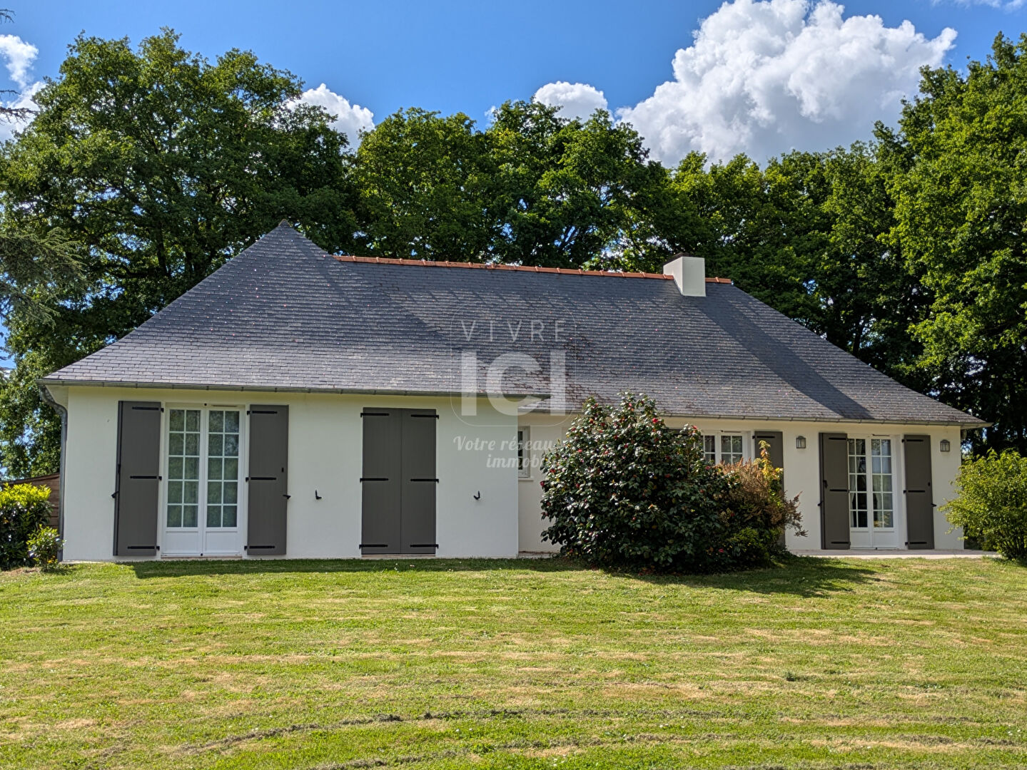 MAISON - 3 CHAMBRES - -PLAIN PIED -170M² - 8000M² - CALME - GRANDCHAMP DES FONTAINES