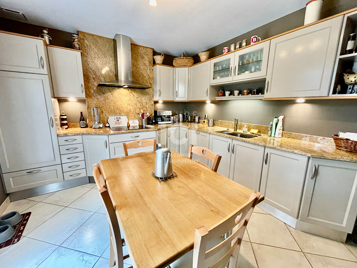 Photo MAISON - 3 CHAMBRES - -PLAIN PIED -170M² - 8000M² - CALME - GRANDCHAMP DES FONTAINES image 5/6