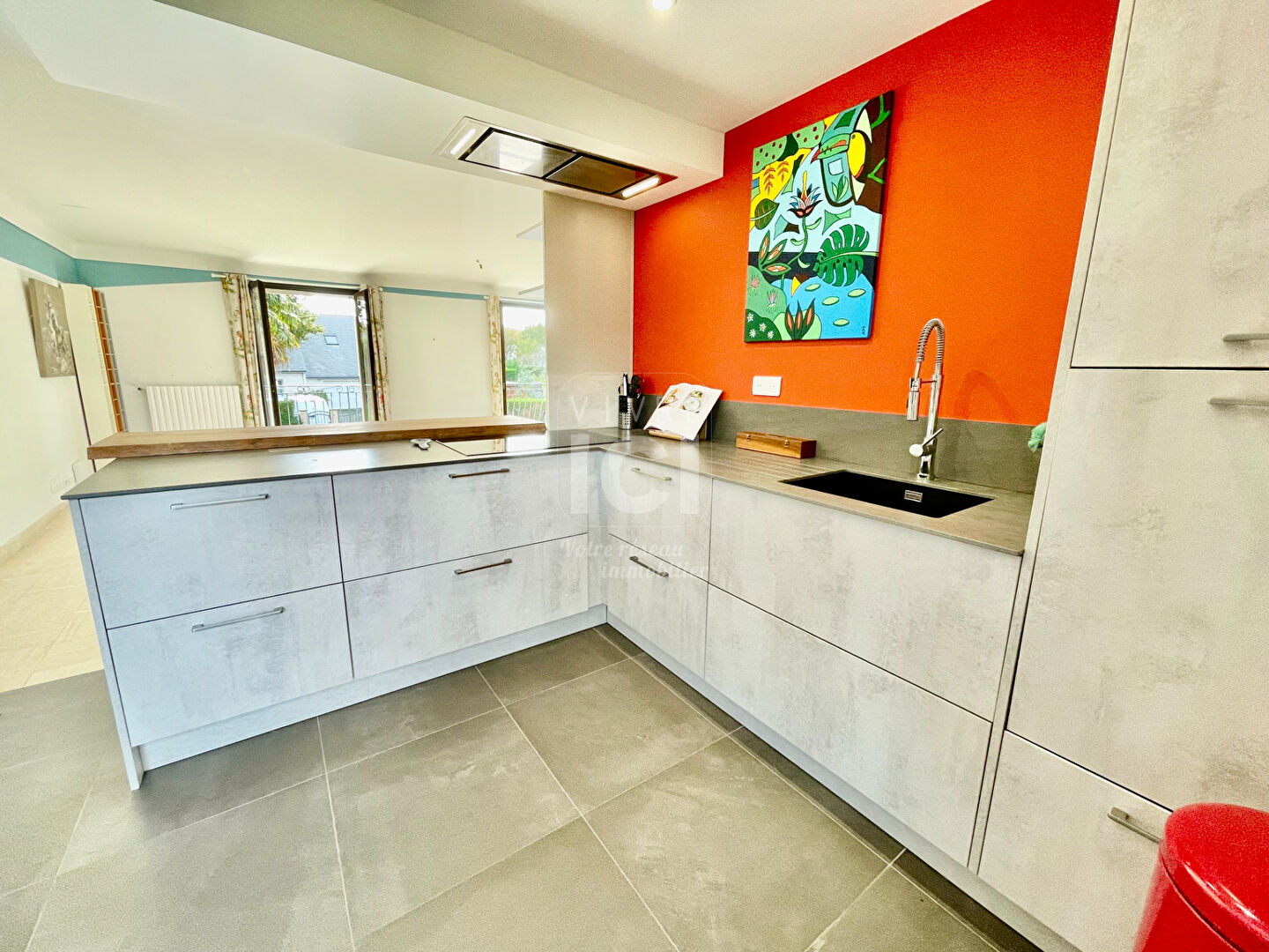 Photo MAISON - 157M² - 4 CHAMBRES - GARAGES - COMBES AMENAGEABLES - GERGAUDIERE image 3/6