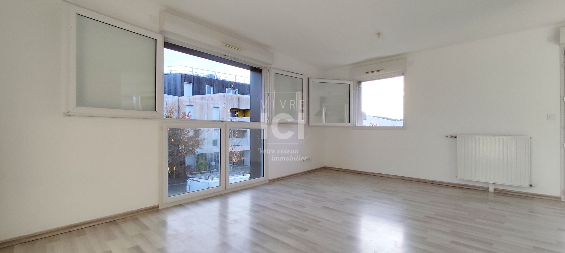 Photo A VENDRE ! Bel appartement Lumineux de 64 m2, 2 chambres, au coeur du Bourg d'Orvault. image 2/6