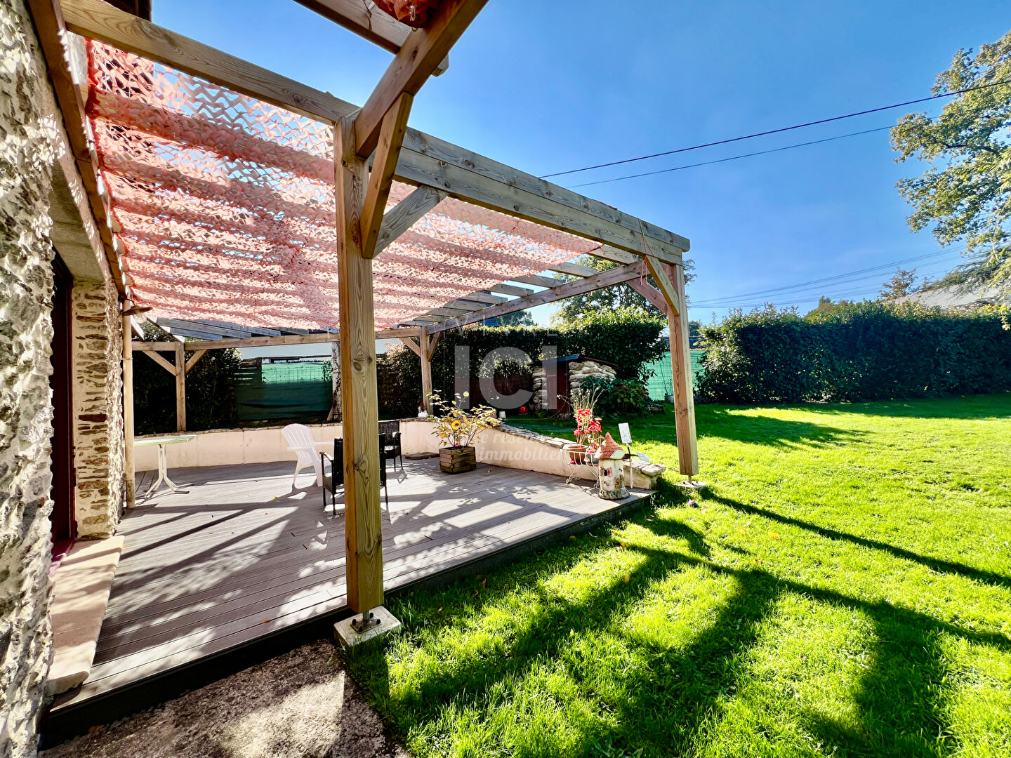 Photo LONGERE DE CARACTERE - 5 CHAMBRES - 219 m2 - GRANDCHAMP DES FONTAINES image 3/6