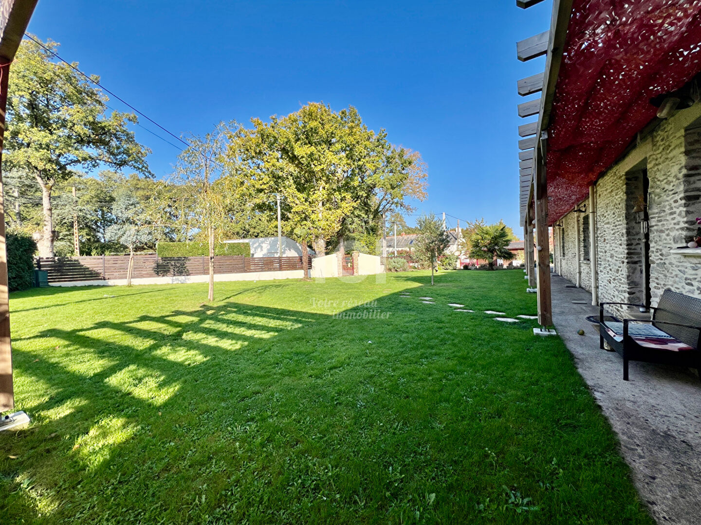 Photo LONGERE DE CARACTERE - 5 CHAMBRES - 219 m2 - GRANDCHAMP DES FONTAINES image 4/6