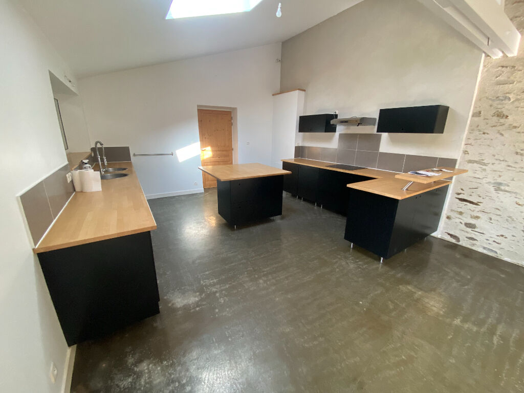 Photo Maison à louer à Carquefou de 3 chambres 130m² image 4/6
