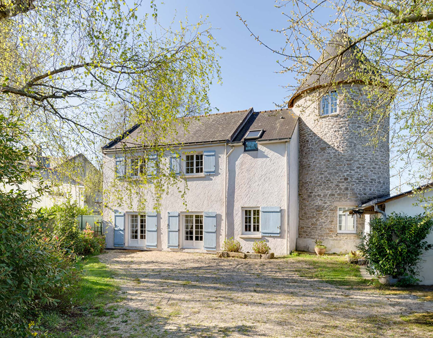 Maison de caractère avec moulin à vent restauré - Un patrimoine d'exception près de Nantes
