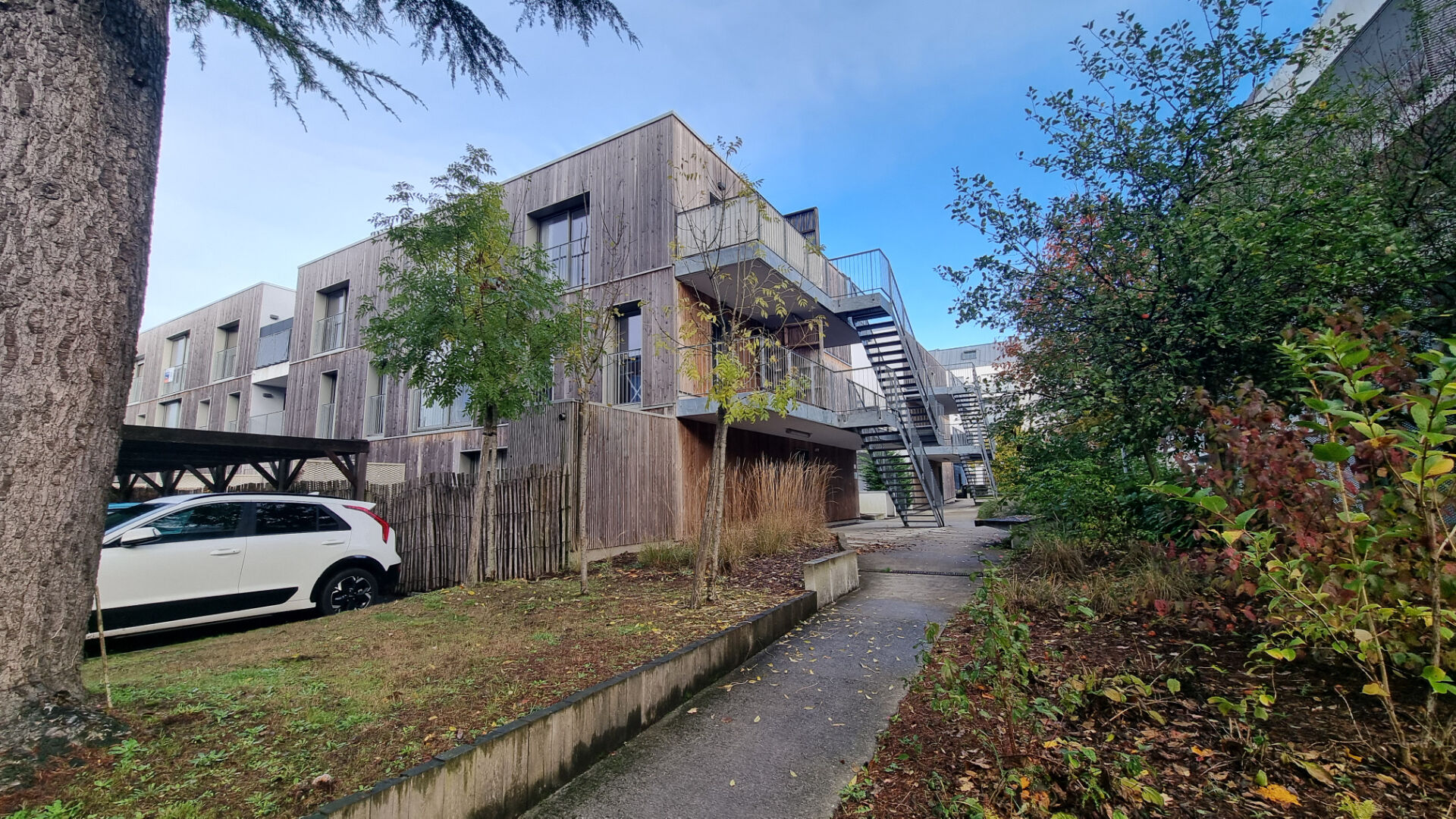 Photo Beau T3 lumineux avec terrasse et 2 stationnements sécurisés image 6/6