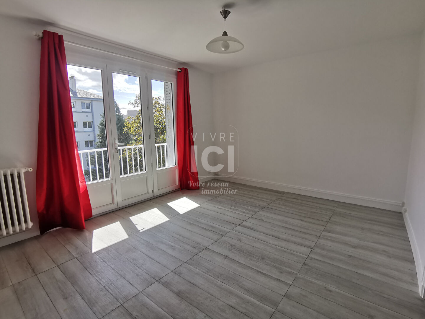 A louer Appartement 4 pièces - 76.92 m² à Saint Sébastien Sur Loire avec cave et parking