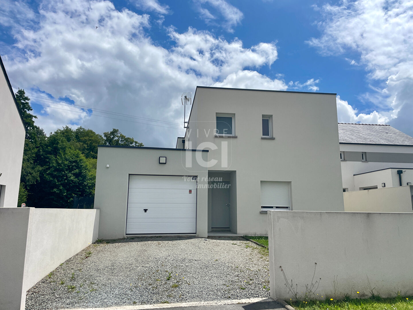 Photo Maison récente 7 pièce(s) de 160m² - Sucé sur Erdre image 2/6