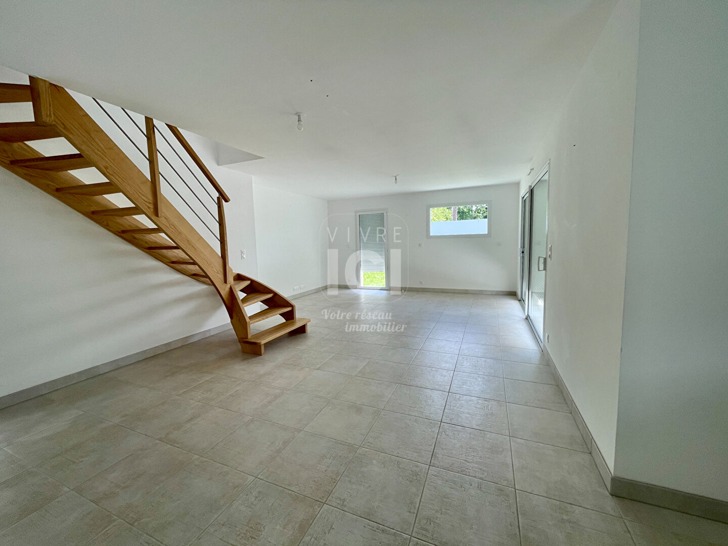 Photo Maison récente 7 pièce(s) de 160m² - Sucé sur Erdre image 3/6