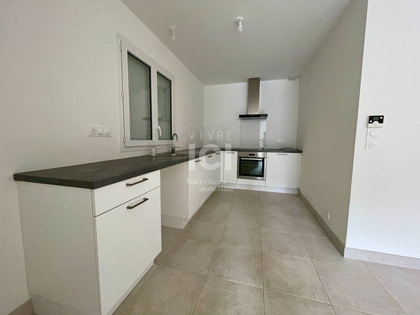 Photo Maison récente 7 pièce(s) de 160m² - Sucé sur Erdre image 4/6